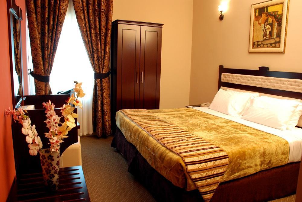 שארג'ה Al Bustan Hotel מראה חיצוני תמונה