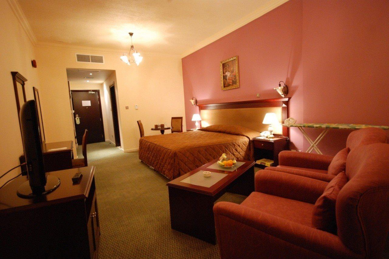 שארג'ה Al Bustan Hotel מראה חיצוני תמונה