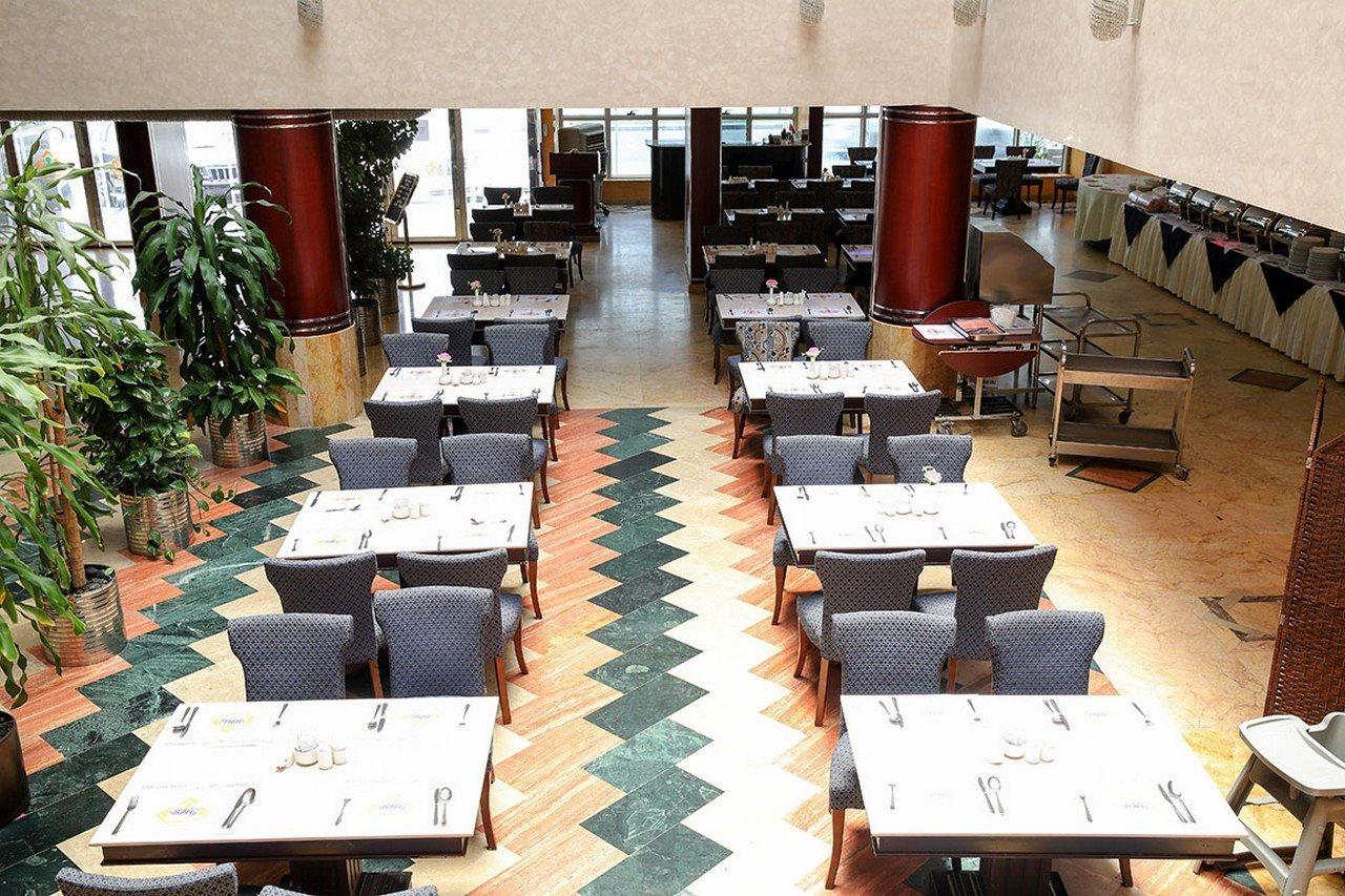 שארג'ה Al Bustan Hotel מראה חיצוני תמונה