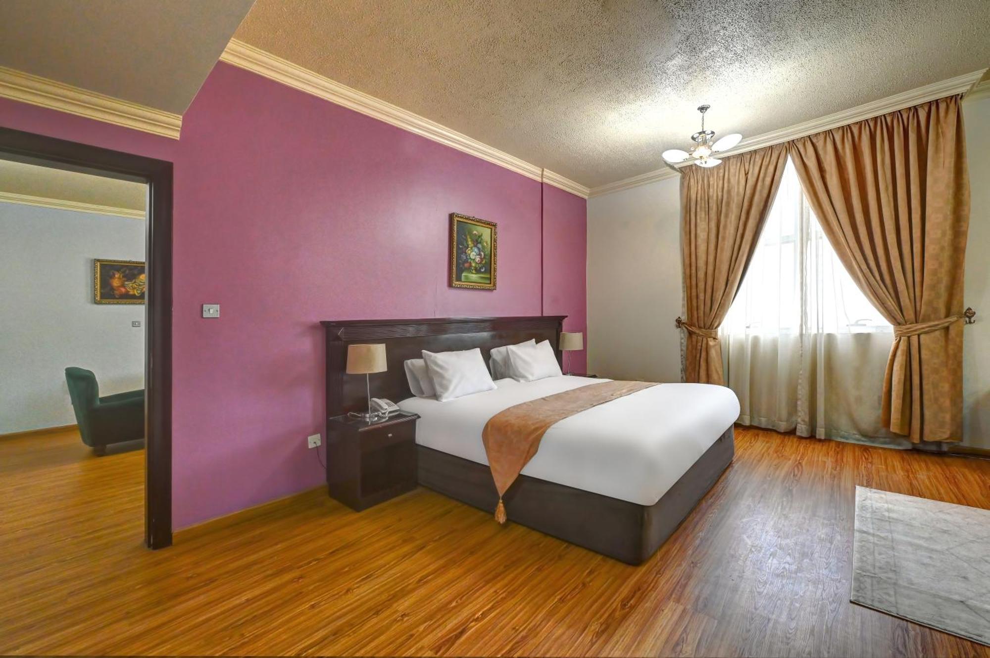 שארג'ה Al Bustan Hotel מראה חיצוני תמונה