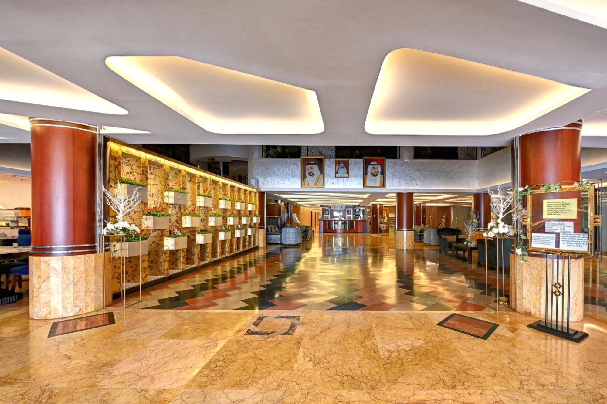 שארג'ה Al Bustan Hotel מראה חיצוני תמונה
