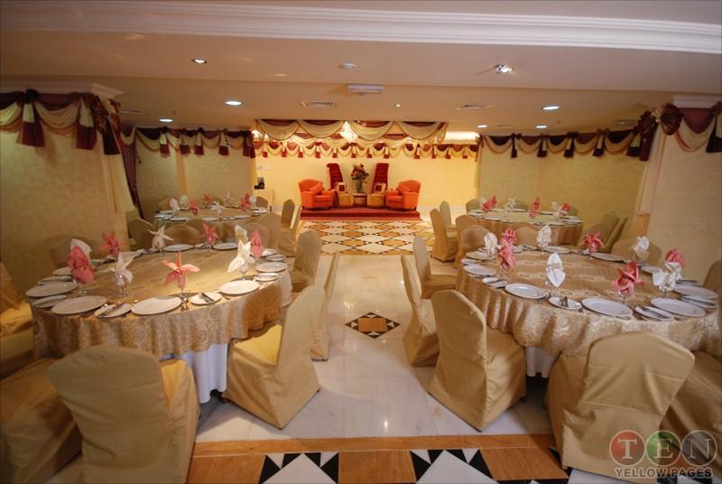 שארג'ה Al Bustan Hotel מראה חיצוני תמונה